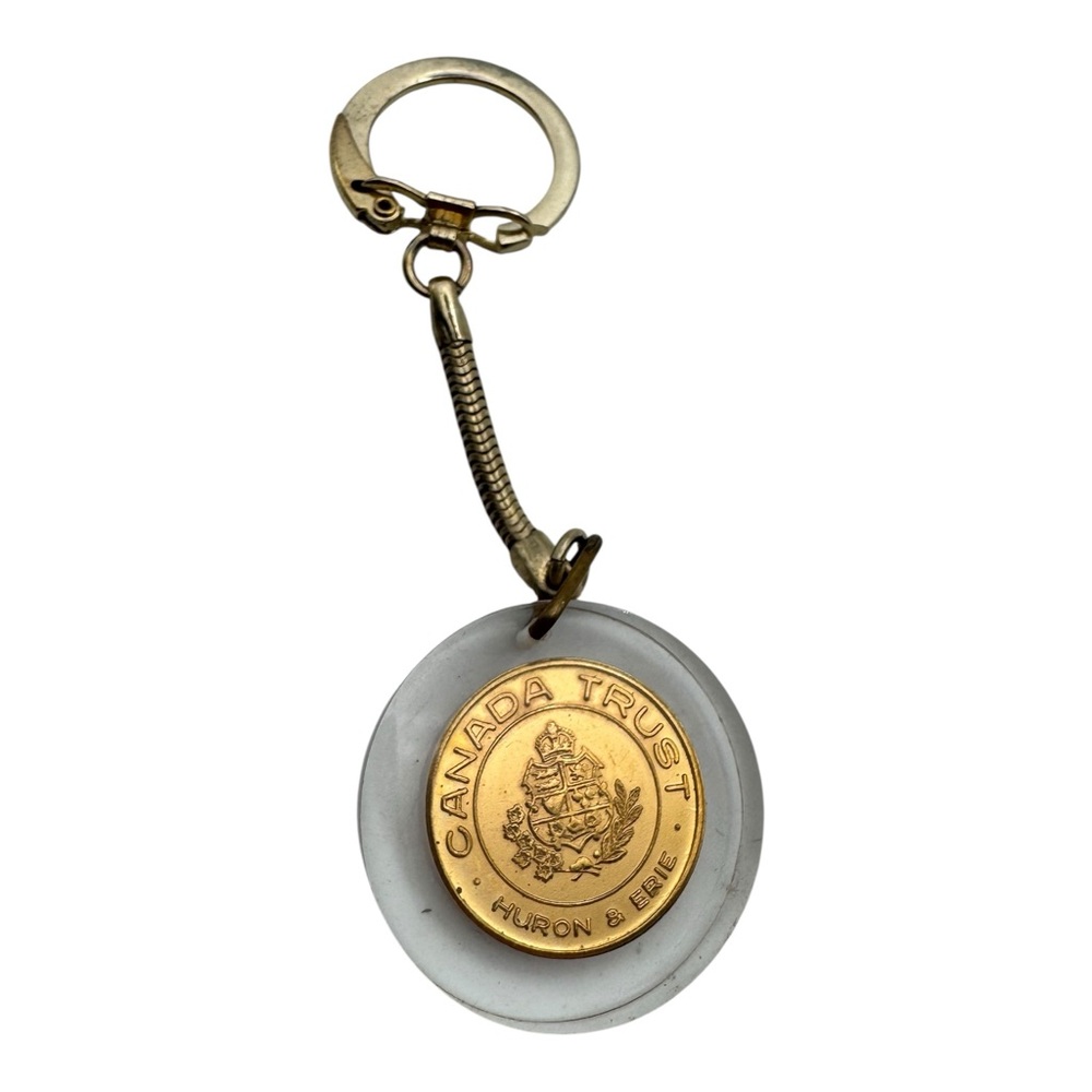 Vintage Canada Trust Huron & Erie Keychain 1”‎ Gold Tone Medallion Promotional